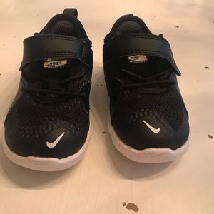 Nike toddler tennis shoes